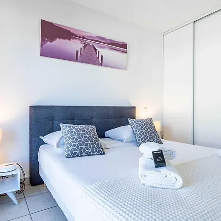 Bright One Bedroom With Parking And Terrace * Cannes