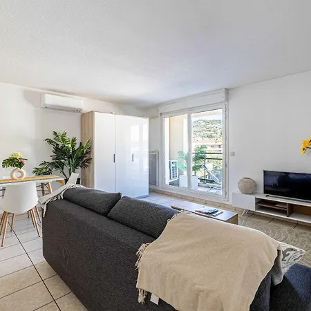 Bright One Bedroom With Parking And Terrace Apartmán Cannes