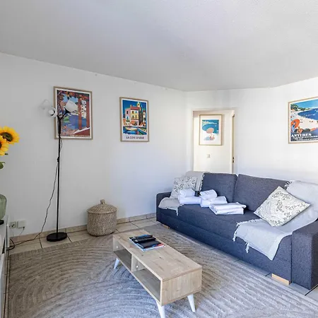 Apartmán Bright One Bedroom With Parking And Terrace *