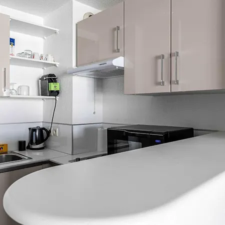 Bright One Bedroom With Parking And Terrace * Cannes